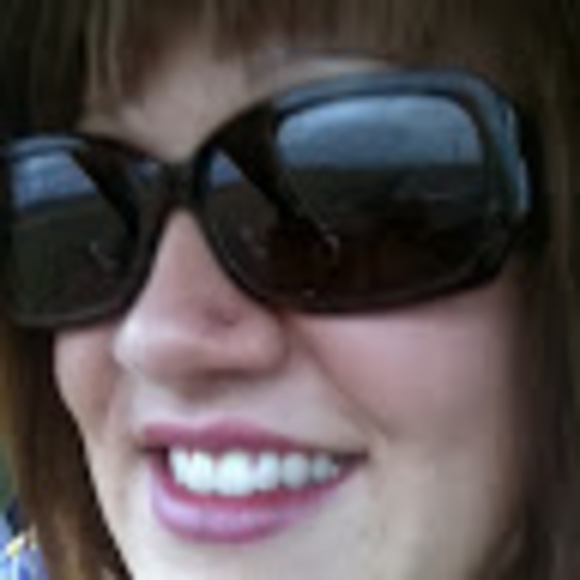 Meet your Posher, Mindy - Picture 1 of 1